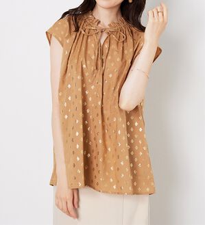 BELLUNA（ベルーナ）の「プロヴァンス箔プリントブラウス（ブラウス）」｜詳細画像