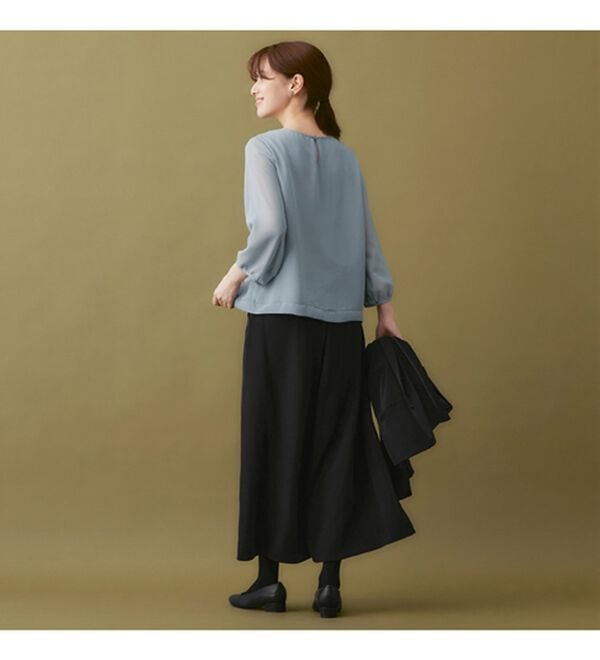 Viola e Viola（ヴィオラ エ ヴィオラ）の「タックデザインシフォンブラウス（ブラウス）」｜詳細画像