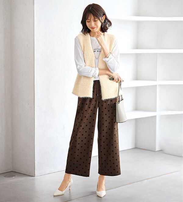 BELLUNA（ベルーナ）の「ドットフロッキー素材ワイドパンツ（ワイドパンツ・ガウチョ）」｜詳細画像