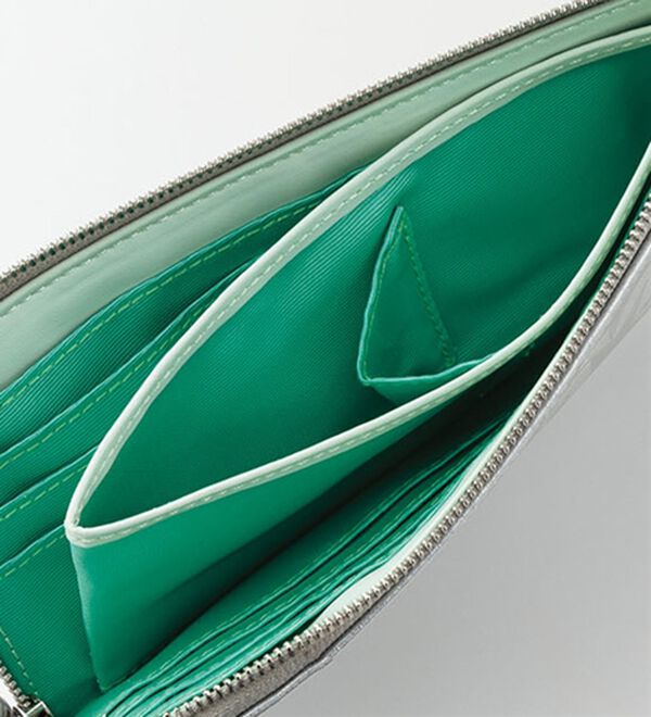 BELLUNA（ベルーナ）の「＜ＬＡＺＹ　ＳＵＳＡＮ＞スター型押牛革財布（財布・パスケース）」｜詳細画像