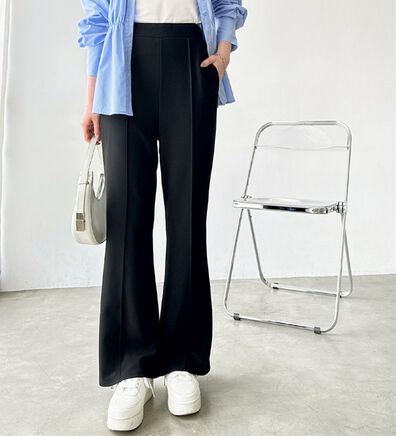 GeeRA（ジーラ）の「センターラインセミフレアカットパンツ（フルレングスパンツ）」