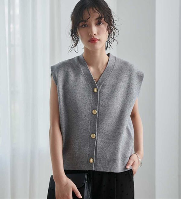 RANAN（ラナン）の「【ムースタッチ】洗える！ゴールド調ボタンニットベスト（ベスト）」｜詳細画像