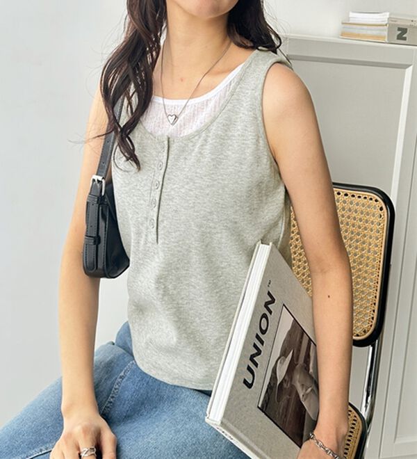 GeeRA（ジーラ）の「ヘンリーネックレイヤード風タンクトップ（タンクトップ・キャミソール）」｜詳細画像