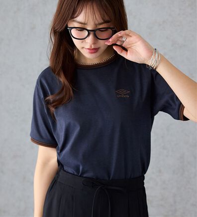 Viola e Viola（ヴィオラ エ ヴィオラ）の「【アンブロ】配色ラインロゴ刺しゅうTシャツ（カットソー）」