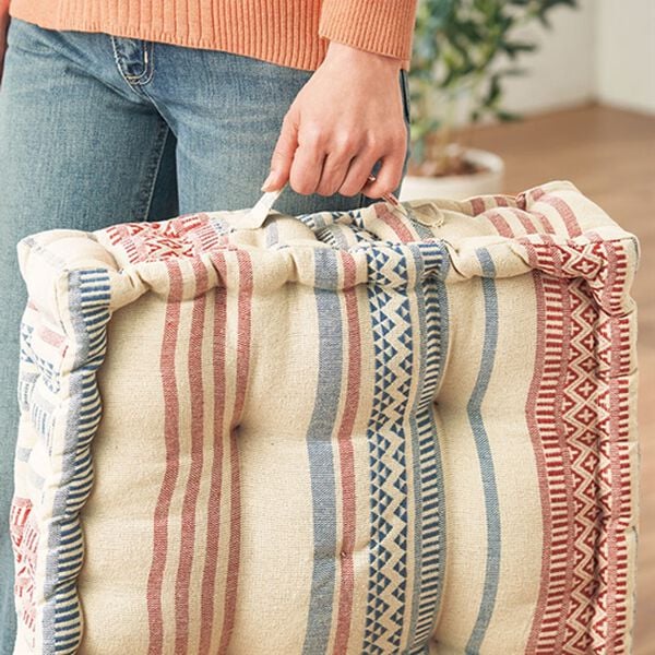 iellio（イエリオ）の「厚みたっぷりクッキー型クッション＜フロアクッション・座布団・シートクッション＞（クッション・クッションカバー）」｜詳細画像