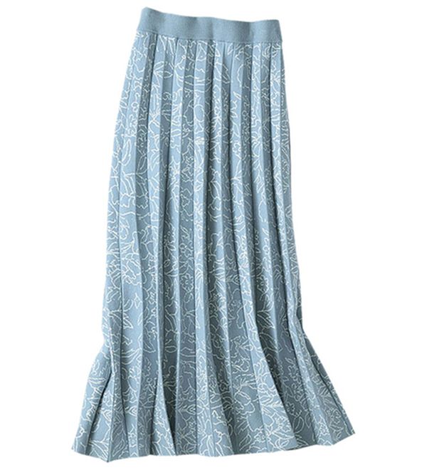 BELLUNA（ベルーナ）の「花柄ジャカードフレアーニットスカート（ロングスカート）」｜サックス系