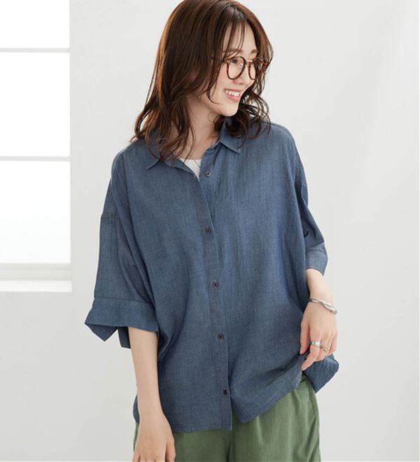 BELLUNA（ベルーナ）の「シアーデニム素材裾タックゆったりシャツ（シャツ）」｜詳細画像