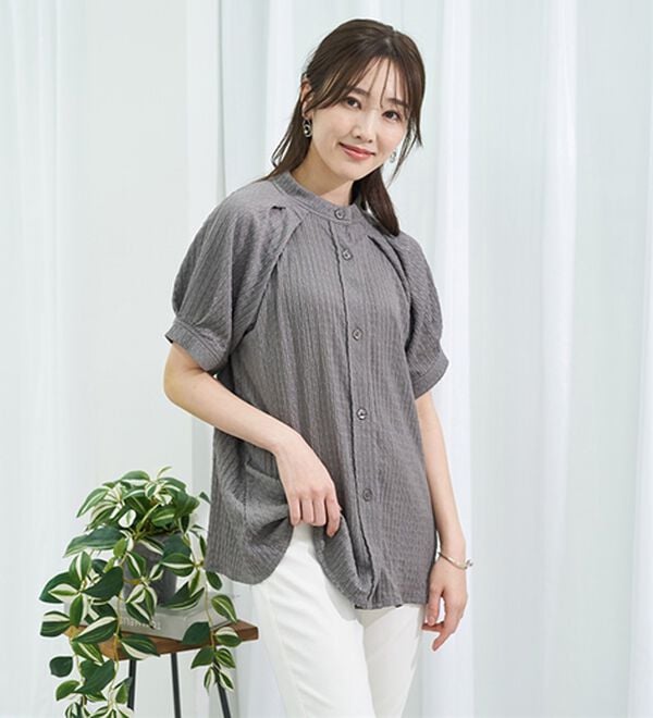 BELLUNA（ベルーナ）の「Ｔシャツみたいに着られるきれい見えブラウス（ブラウス）」｜詳細画像