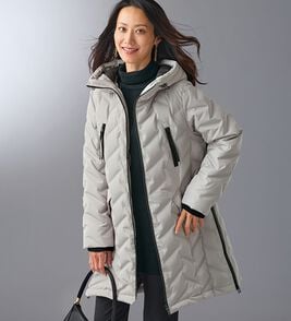 BELLUNA（ベルーナ）の「シームレスダウン配色使いコート（ロングコート）」