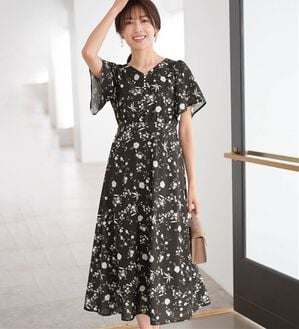 alotta（アロッタ）の「【お客様企画】欲しいが詰まったひんやり花柄ワンピース（プリントワンピース）」｜ブラック系