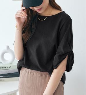 Viola e Viola（ヴィオラ エ ヴィオラ）の「綿１００％袖タックＴシャツ（Tシャツ）」｜ブラック