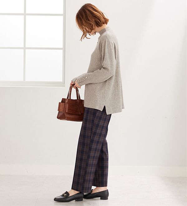 BELLUNA（ベルーナ）の「もちもち袖ボタンニットプルオーバー（ニット・セーター）」｜詳細画像