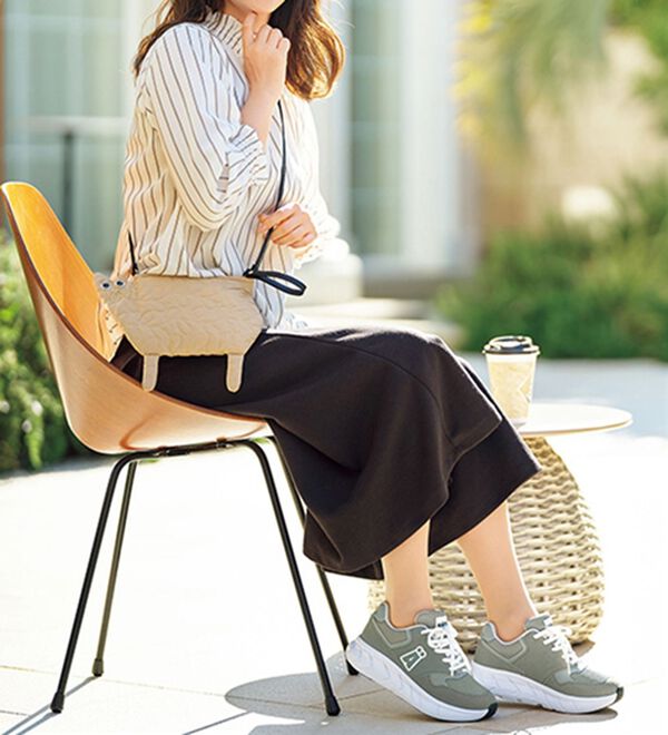 BELLUNA（ベルーナ）の「猫シルエットキルトポシェット（ハンドバッグ）」｜詳細画像