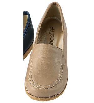 ルフラン（ルフラン）の「外反母趾対応　メディフィット５Ｅシンプルモカシンシューズ（フラットシューズ）」｜ベージュ