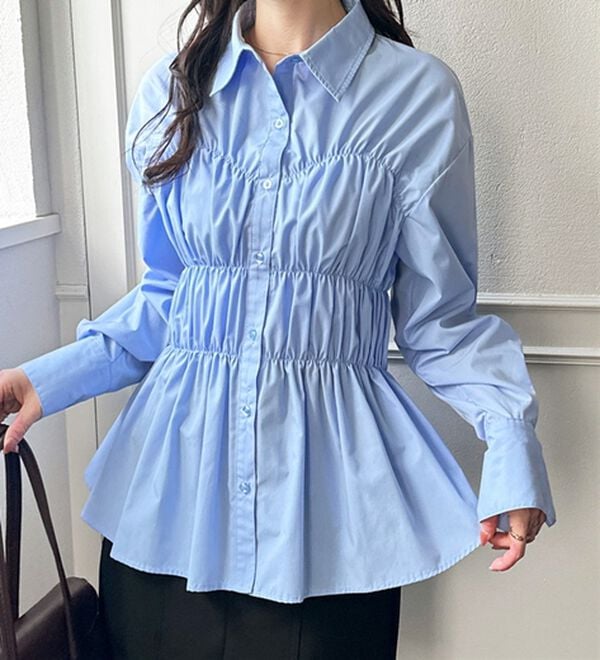 GeeRA（ジーラ）の「シャーリングビスチェデザインシャツ（シャツ）」｜ブルー