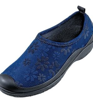 BELLUNA（ベルーナ）の「ゆったりワイズのびの～びウェッジシューズ（パンプス）」｜ネイビー花柄