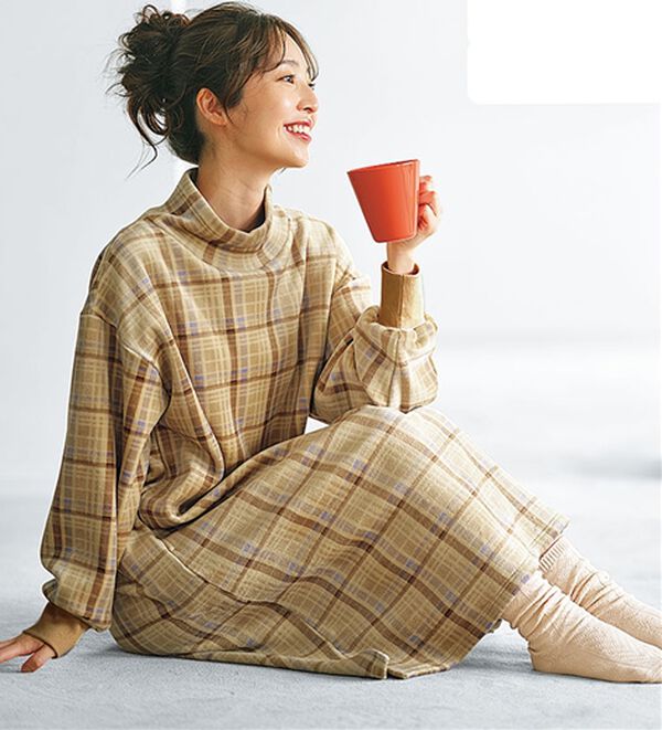 BELLUNA（ベルーナ）の「ふんわりなめらか裏ベロアワンピース（カットソーワンピース）」｜詳細画像