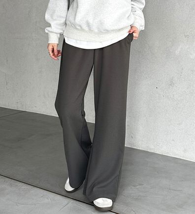 GeeRA（ジーラ）の「美脚見えカーブフレアパンツ（フルレングスパンツ）」