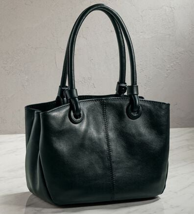 BELLUNA（ベルーナ）の「羊革多収納フォーマルバッグ（ハンドバッグ）」