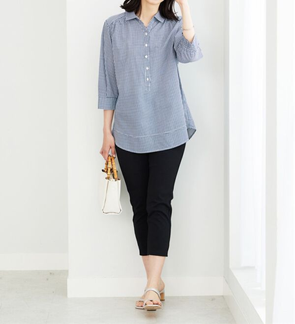 BELLUNA（ベルーナ）の「【シワになりにくい】サラリ快適！ギャザー使いシャツチュニック（チュニック）」｜詳細画像