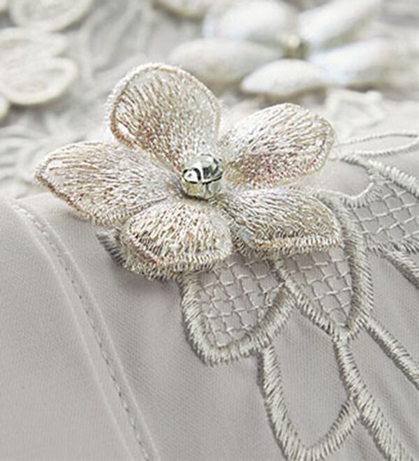 BELLUNA（ベルーナ）の「ぷっくりお花切替プリーツチュニック（チュニック）」｜詳細画像