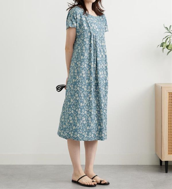 BELLUNA（ベルーナ）の「レーヨン素材タックデザインワンピース（その他ワンピース）」｜詳細画像