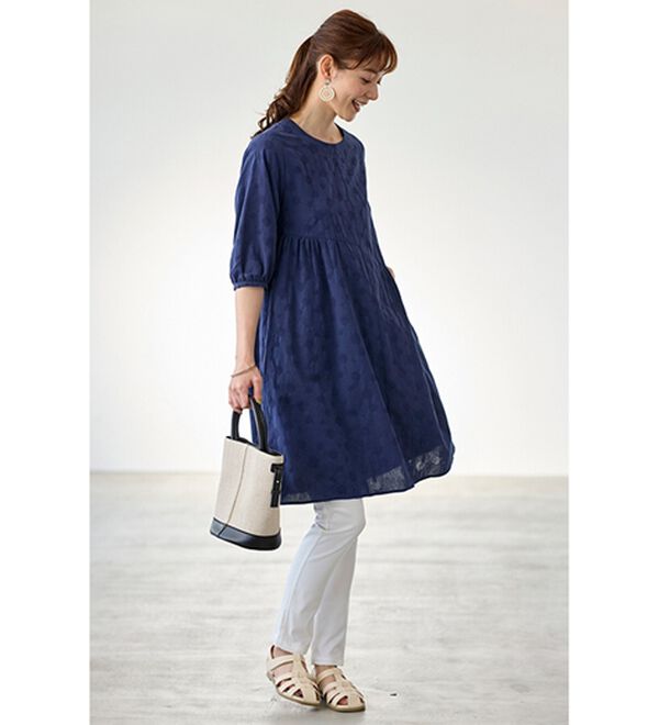 BELLUNA（ベルーナ）の「ナチュラルにお出かけ♪ドット柄チュニックワンピース（チュニックワンピース）」｜詳細画像