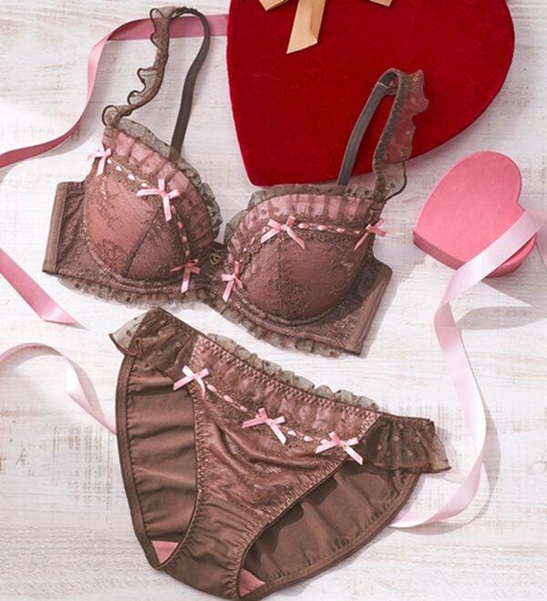 YU'NOW（ユナウ）の「ぷるるん谷間のノンワイヤーブラ＆ショーツ（ブラジャー＆ショーツセット）」｜詳細画像