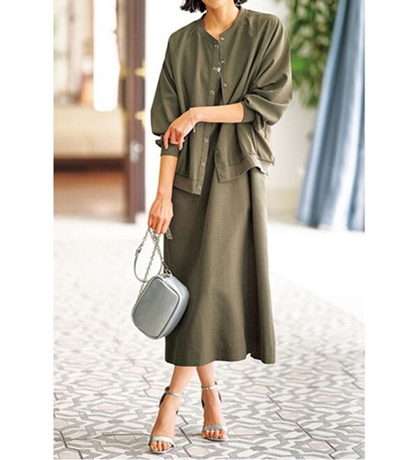 BELLUNA（ベルーナ）の「サラリ麻調素材Ｖネックジャンパードレス（ジャンパースカート）」｜詳細画像