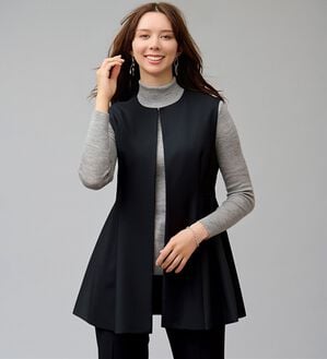 BELLUNA（ベルーナ）の「＜楽スタフィット＞シリーズ（ジャケット・パンツ・ベスト）（フルレングスパンツ）」｜ペプラムベスト/黒