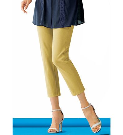 BELLUNA（ベルーナ）の「【再入荷】美ストレッチ素材アンクル丈レギンスパンツ（クロップドパンツ）」