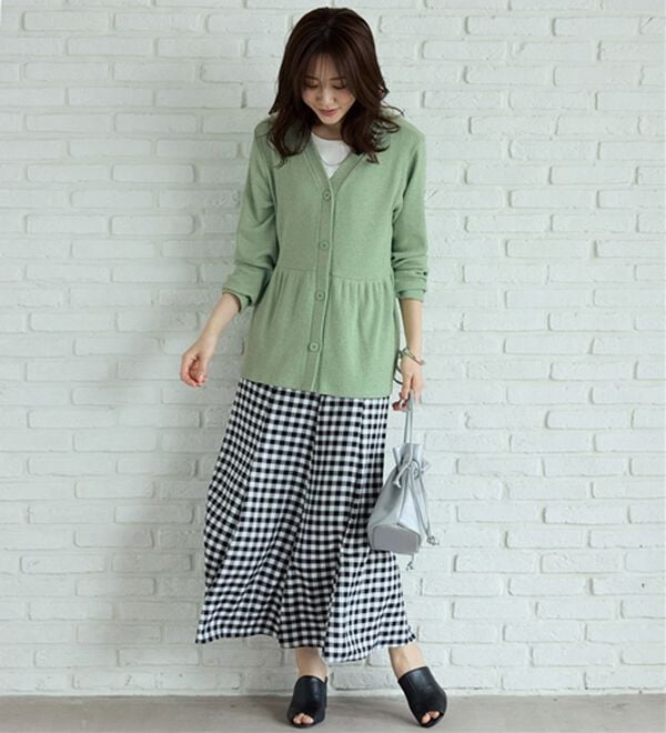 BELLUNA（ベルーナ）の「ラメ調リブ素材ペプラムカーディガン（ニットカーディガン）」｜詳細画像