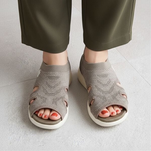 BELLUNA（ベルーナ）の「＜バルモラル＞サッと履けるニットサンダル（サンダル・ミュール）」｜詳細画像