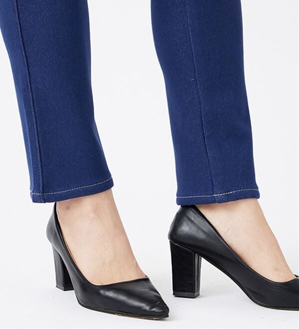 BELLUNA（ベルーナ）の「裏ベロアストレッチデニムパンツ（フルレングスパンツ）」｜詳細画像