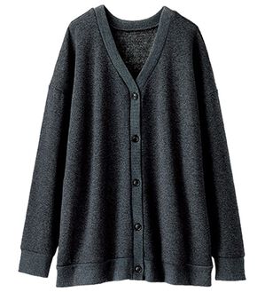 BELLUNA（ベルーナ）の「裏ファー素材前ボタンデザインカーディガン（その他カーディガン）」｜杢チャコール