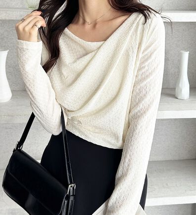 GeeRA（ジーラ）の「ジャガード素材ドレープカットソー（カットソー）」