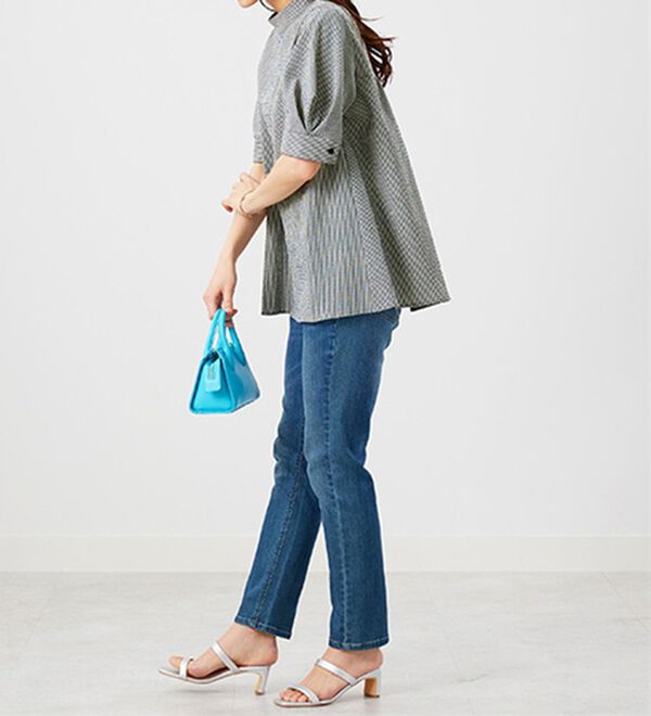 BELLUNA（ベルーナ）の「サッカー素材後ろボタンデザインブラウス（ブラウス）」｜詳細画像