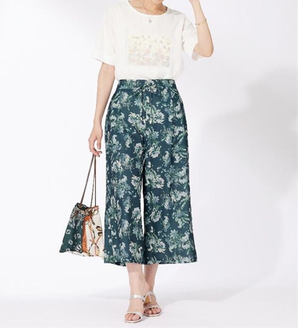 BELLUNA（ベルーナ）の「〈日比谷花壇〉ドロスト使いワイドパンツ（その他パンツ）」｜詳細画像