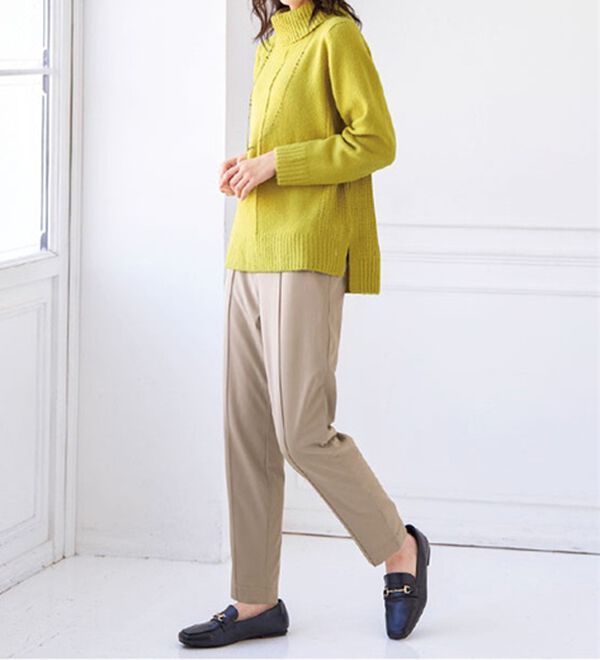 BELLUNA（ベルーナ）の「裏フリースピンタックテーパードパンツ（フルレングスパンツ）」｜詳細画像