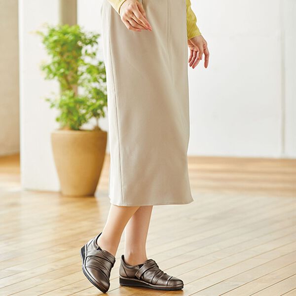 BELLUNA（ベルーナ）の「４Ｅ牛革シャーリングシューズ（スリッポン）」｜詳細画像