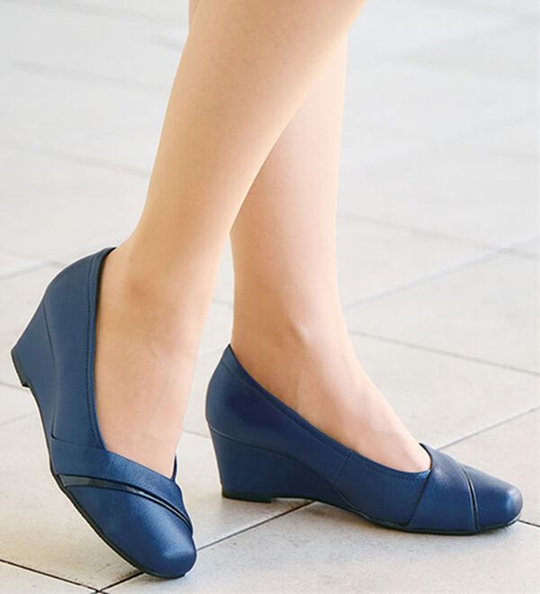 BELLUNA（ベルーナ）の「４Ｅ山羊革エナメルラインパンプス（パンプス）」｜詳細画像