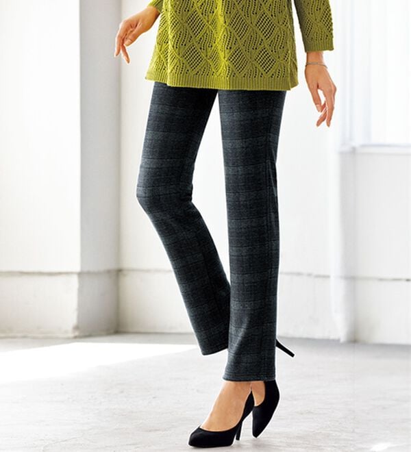 BELLUNA（ベルーナ）の「【あったか仕様♪】すっきり見え！裏ファーパンツ（フルレングスパンツ）」｜グレー系チェック