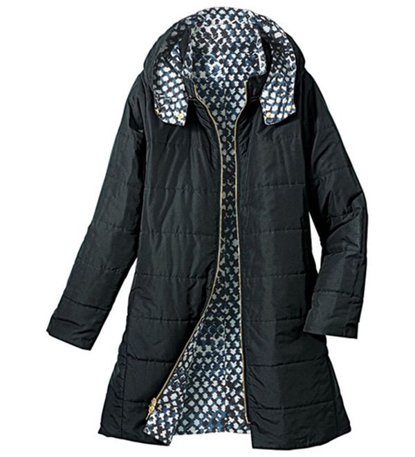 VINNO（ヴィノ）の「ＴＨＩＮＤＯＷＮ（Ｒ）はっ水リバーシブルコート（ロングコート）」｜黒／幾何柄