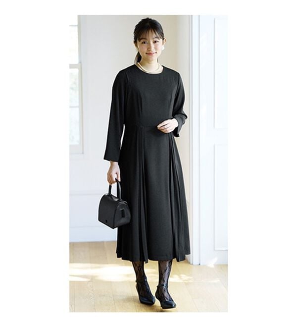 BELLUNA（ベルーナ）の「着心地ゆったりプリーツ切替ワンピース（ブラックフォーマル（喪服・礼服））」｜詳細画像