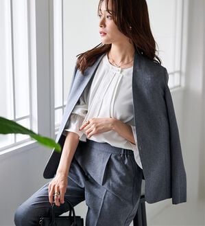 RANAN（ラナン）の「【選べる衿】洗える！春夏ロングシーズン着用可能ベーシック２点ライトスーツ（パンツスーツ）」｜グレー／ノーカラー