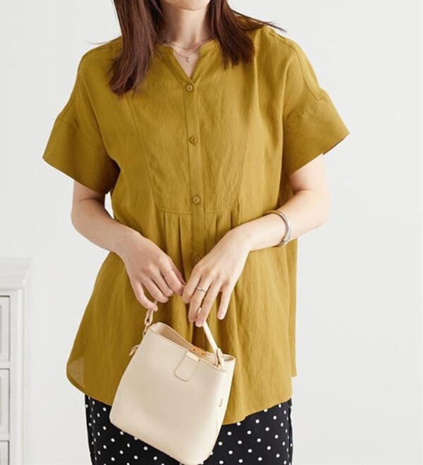 BELLUNA（ベルーナ）の「麻調素材タック使いシャツチュニック（ブラウス）」｜詳細画像