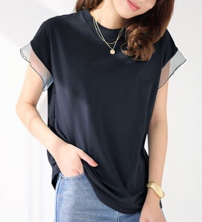 alotta（アロッタ）の「１枚でこなれ感！袖チュールデザイン綿混Ｔシャツ（Tシャツ）」