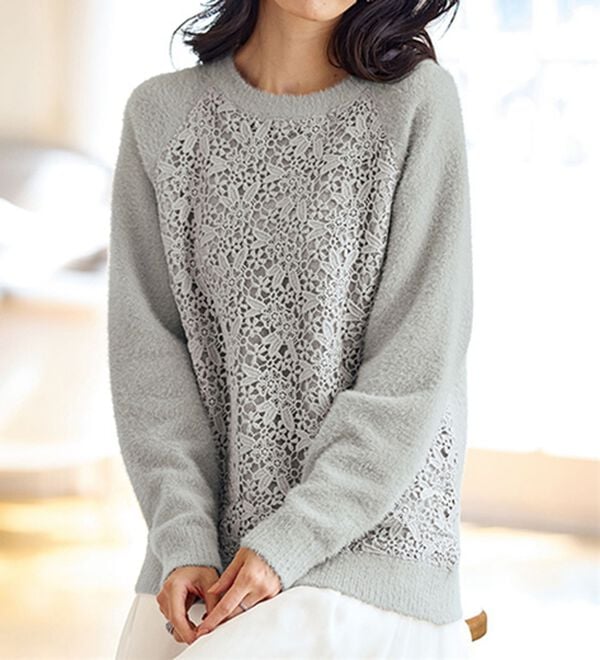 BELLUNA（ベルーナ）の「ふんわり可愛い花柄レースのシャギーセーター（ニット・セーター）」｜グレー