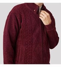 「暖かさにこだわる紳士のニットジャケット（メンズルームウェア）」