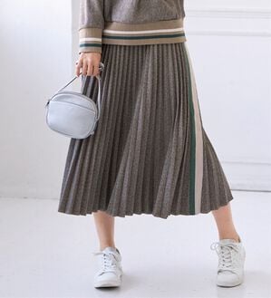 BELLUNA（ベルーナ）の「【Ｌａｇｒｉｌｕａ】ウール調素材ヘリンボーン柄スカート（ロングスカート）」｜ベージュ系